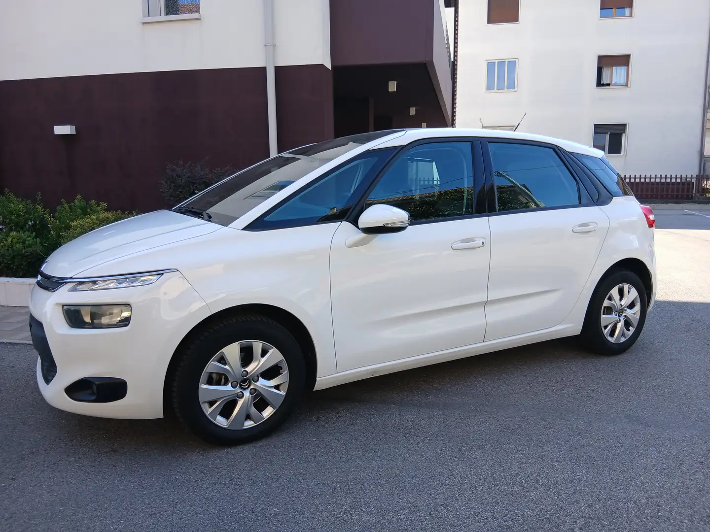 Citroen C4 Picasso 1.6 e-hdi Exclusive FULL opt TUA a € 199 mese Weiß - 1