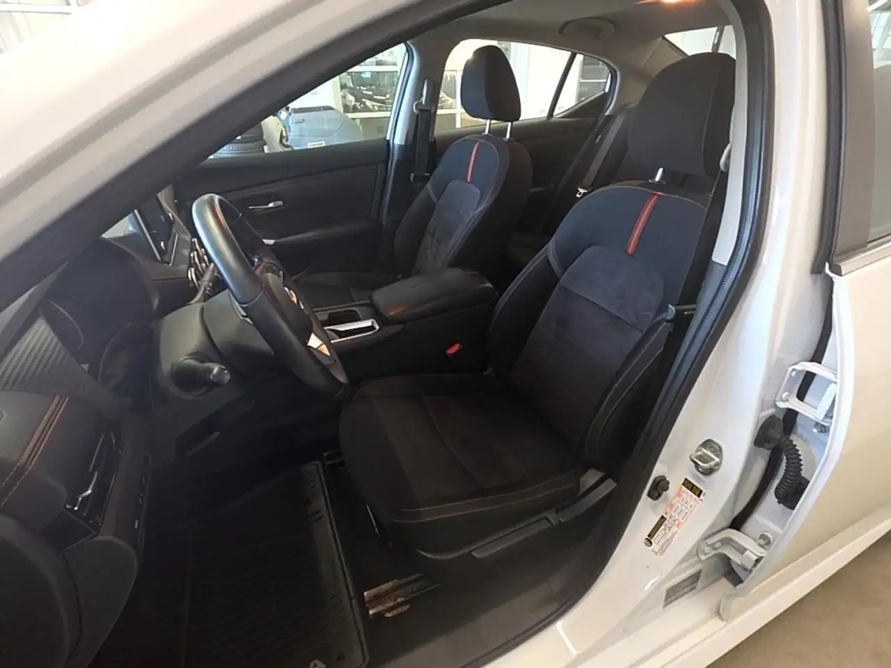 Nissan Sentra снимка Nissan Sentra