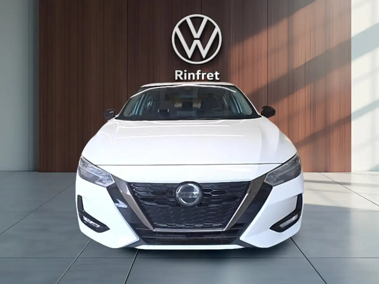 Nissan Sentra снимка Nissan Sentra