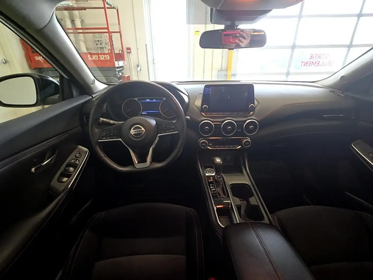 Nissan Sentra снимка Nissan Sentra