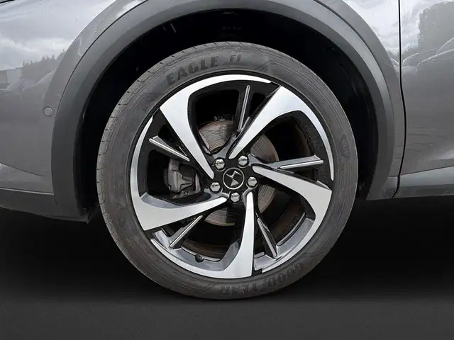 DS Automobiles DS 7 view 8