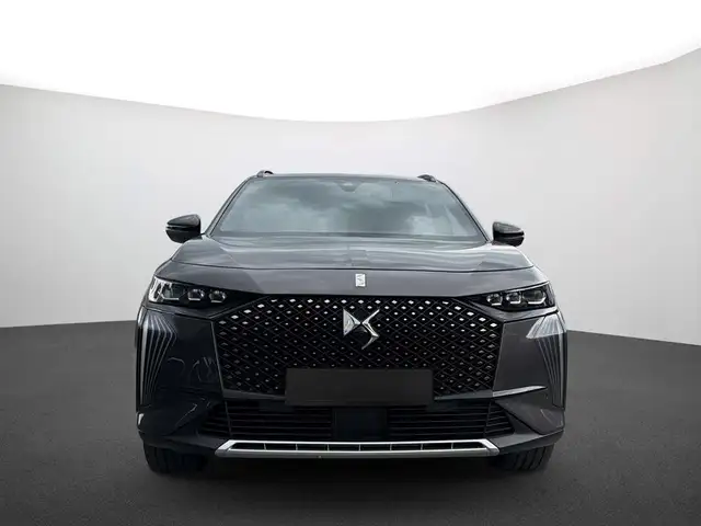 DS Automobiles DS 7 view 3