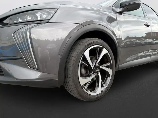 DS Automobiles DS 7 view 9