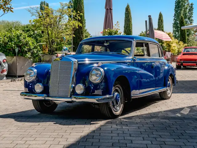 Mercedes-Benz 300