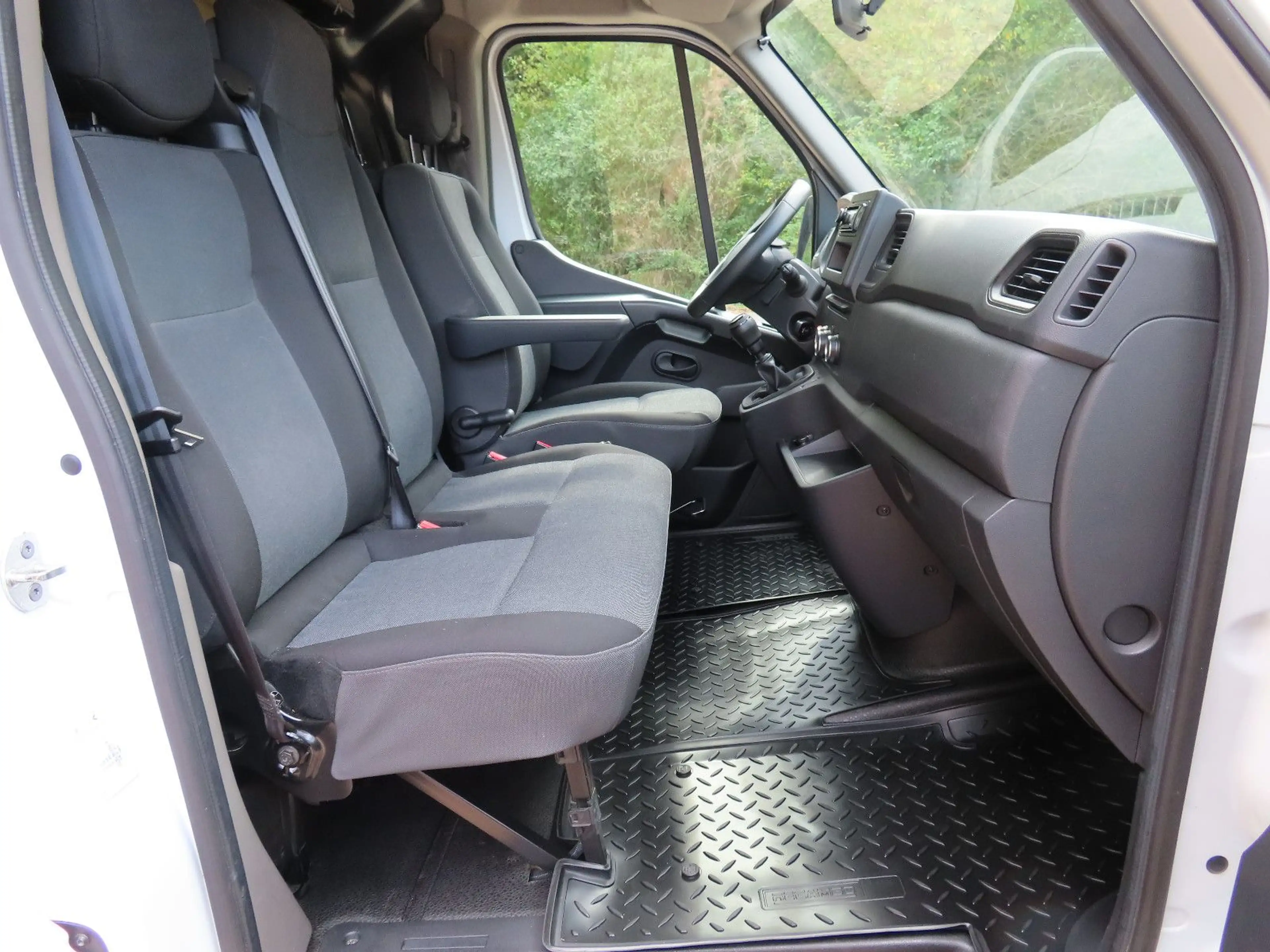 Renault Master III Kasten L2H2 HKa 3,5t — photo 12