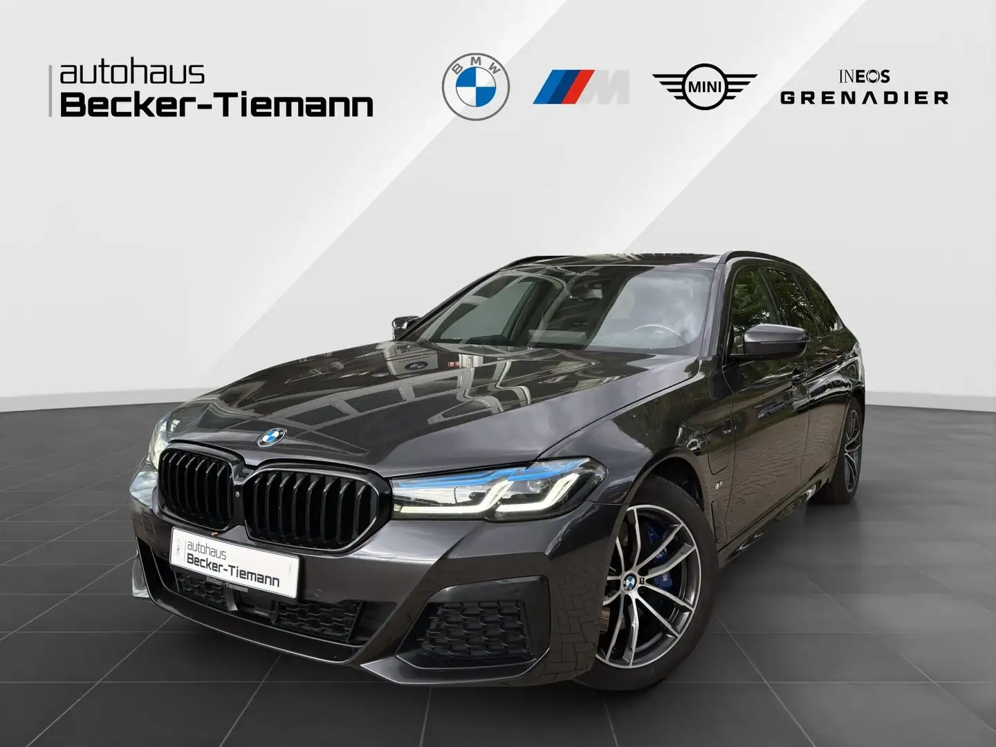 BMW 530 e xDrive Touring 18" / M Paket / AHK / Pano / HiFi Grijs - 1