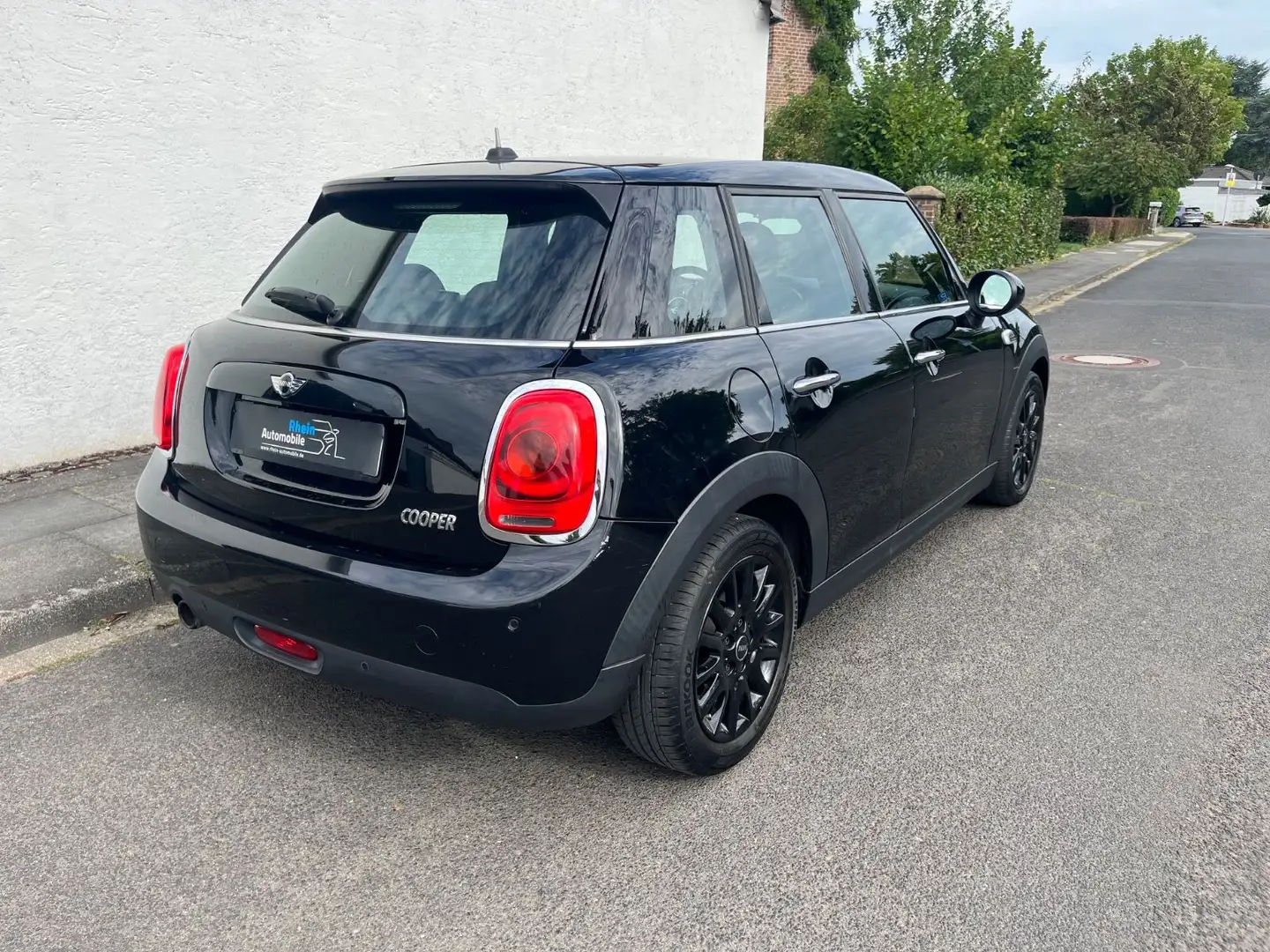MINI Cooper 5-Türer LED Sportsitze Tempomat Leder PDC Černá - 2