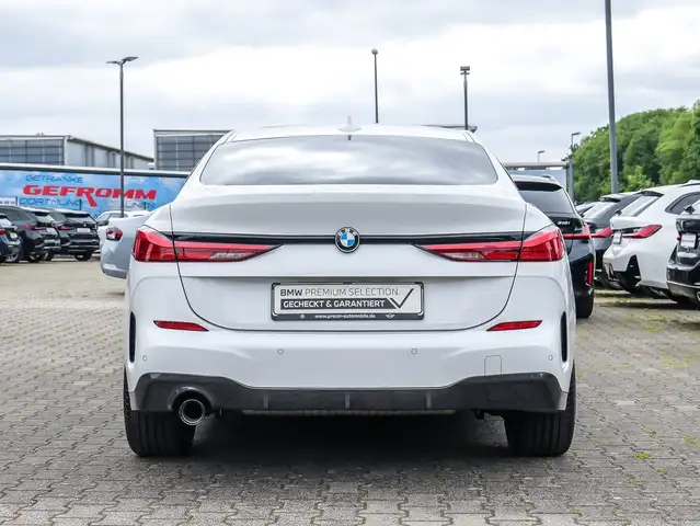 BMW 2 Series view 11