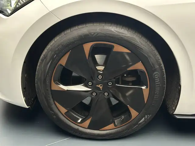 Cupra Born view 9