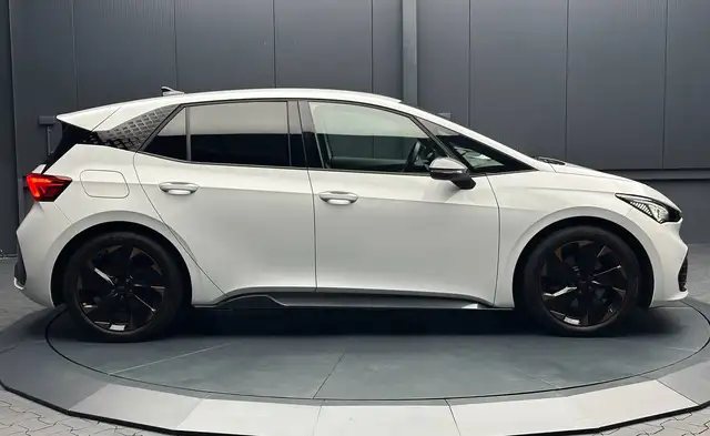 Cupra Born view 6