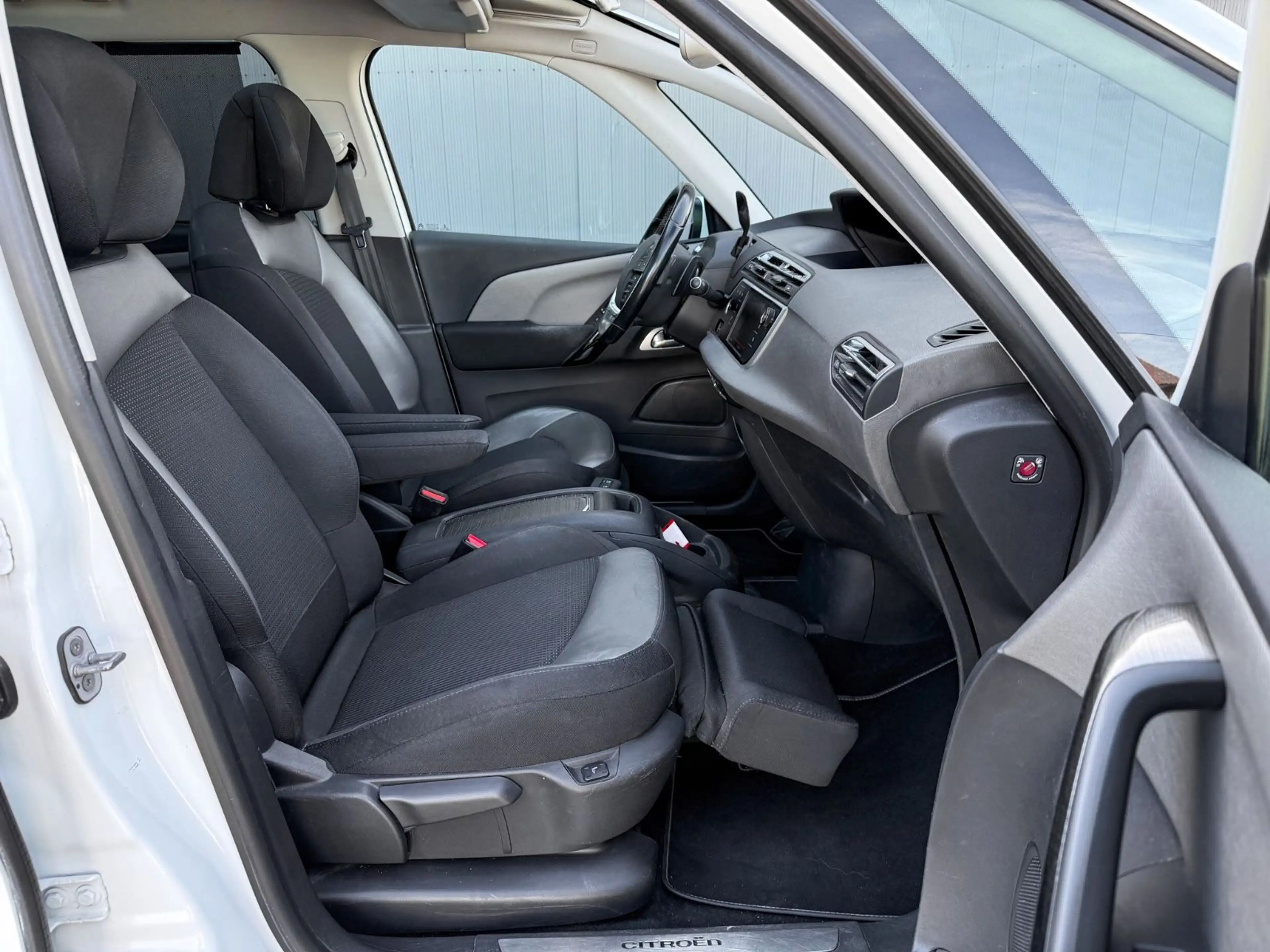 Citroen Grand C4 Picasso AUT.| 7-SITZ|MASSAGE|360°|PANO — photo 9