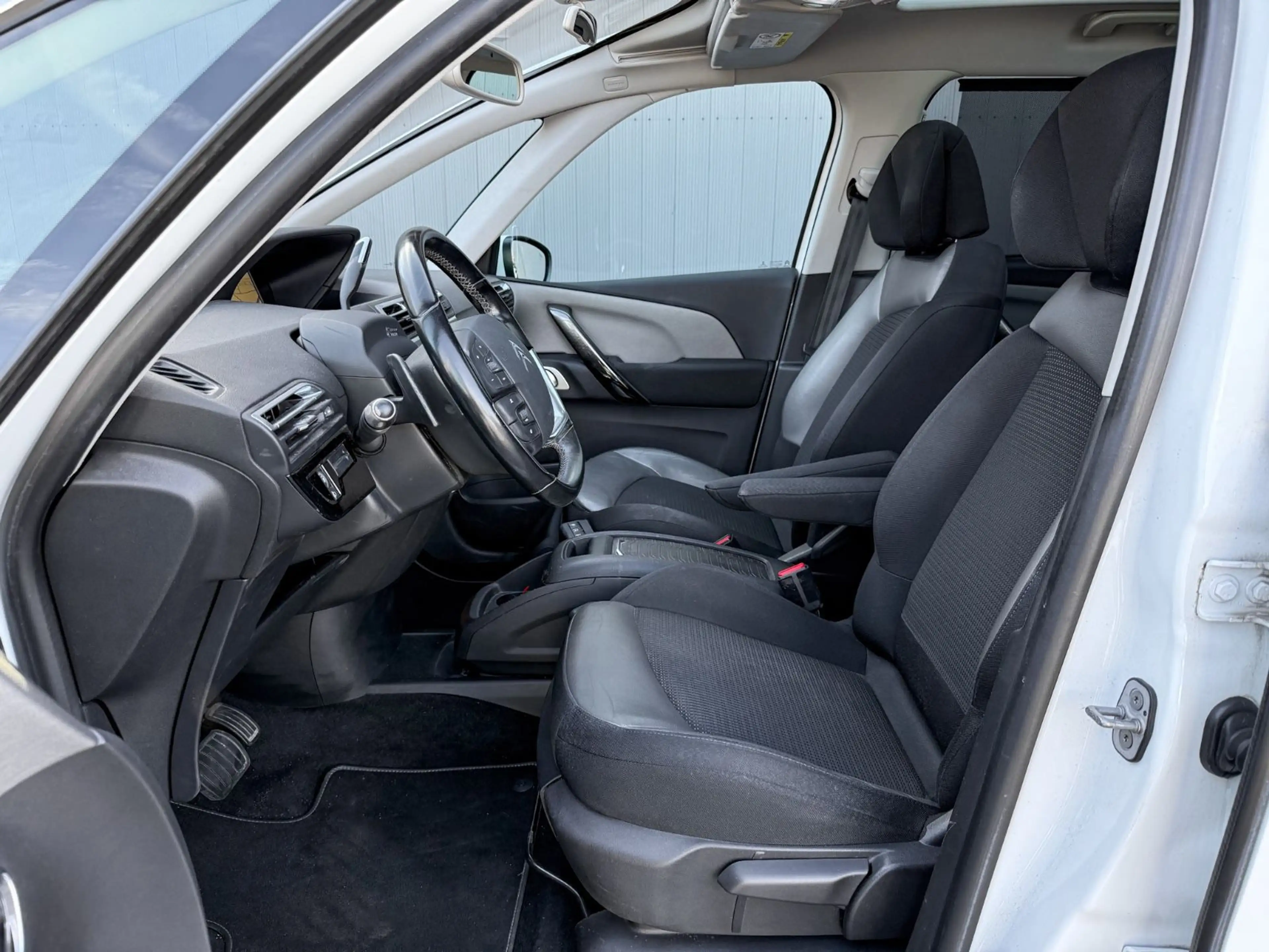 Citroen Grand C4 Picasso AUT.| 7-SITZ|MASSAGE|360°|PANO — photo 6