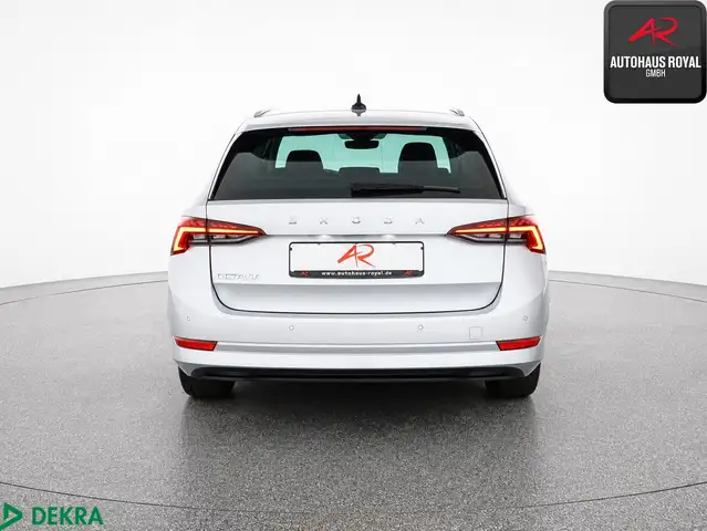 Skoda Octavia view 4