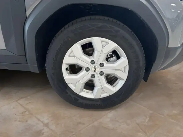 Dacia Duster view 6