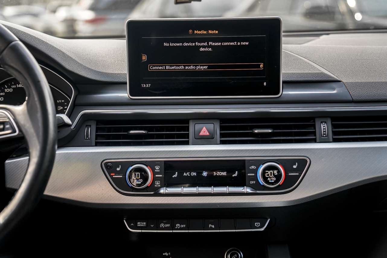2018 Audi A4 2.0 TFSI quattro Progressiv S tronic thumb 18