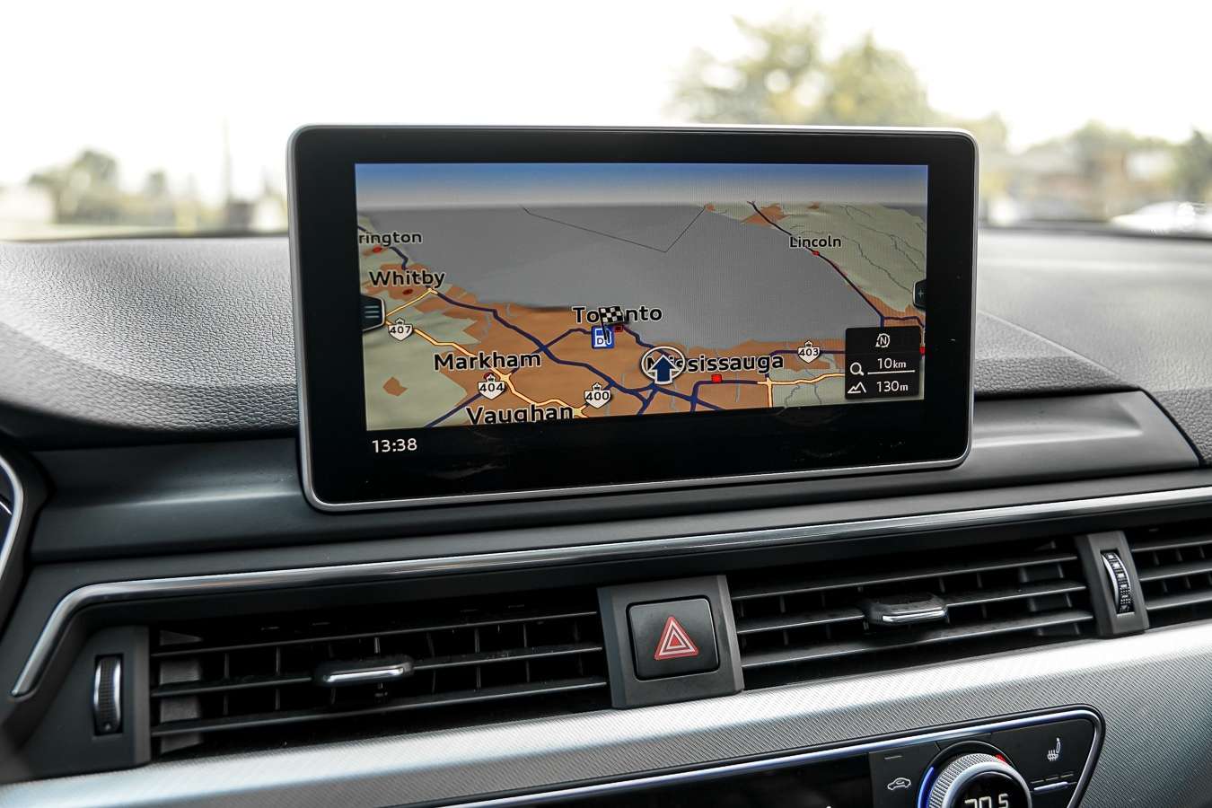 2018 Audi A4 2.0 TFSI quattro Progressiv S tronic thumb 24