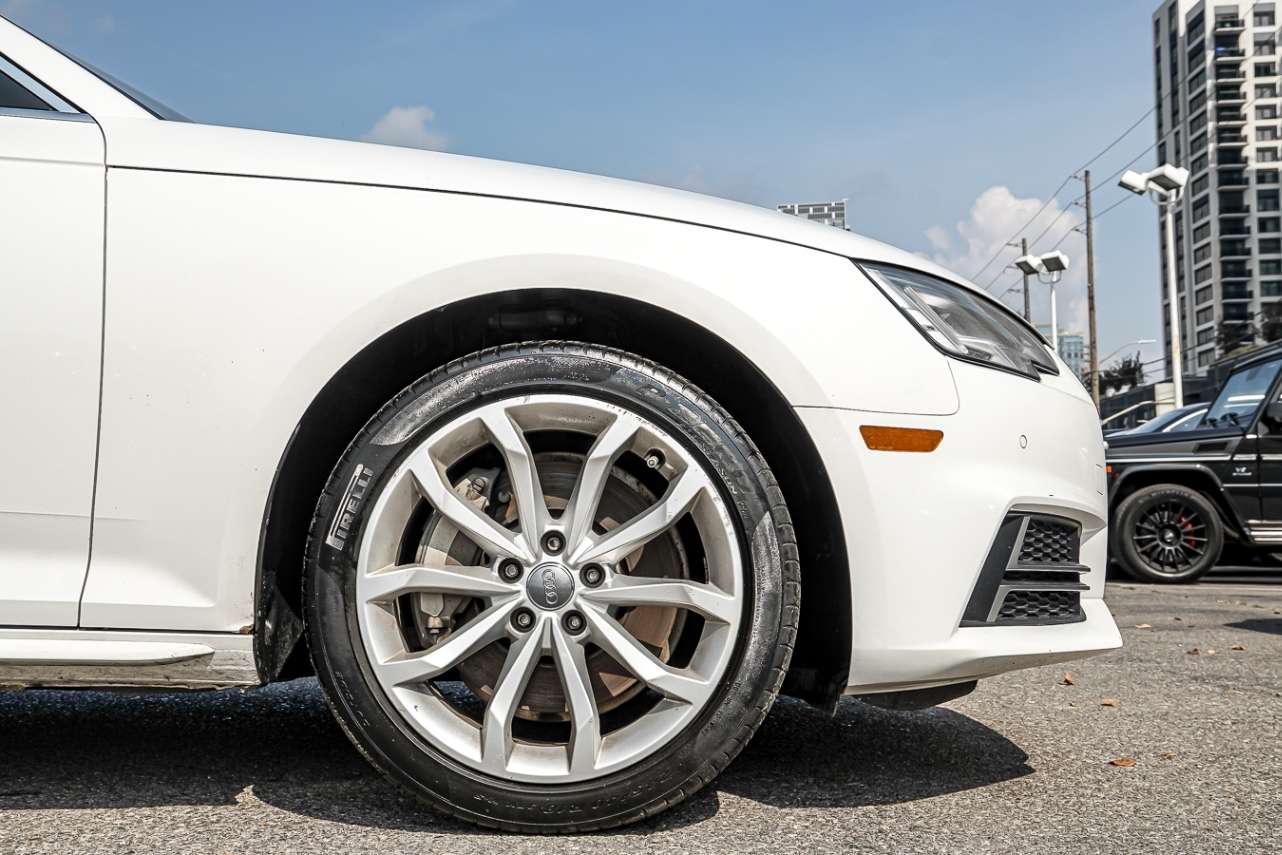 2018 Audi A4 2.0 TFSI quattro Progressiv S tronic thumb 8
