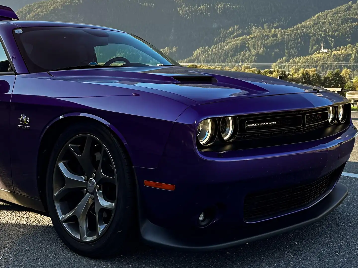 Dodge Challenger 5,7 Hemi Violett - 2