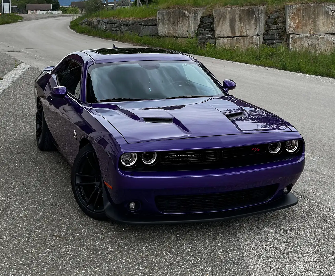 Dodge Challenger 5,7 Hemi Violett - 1