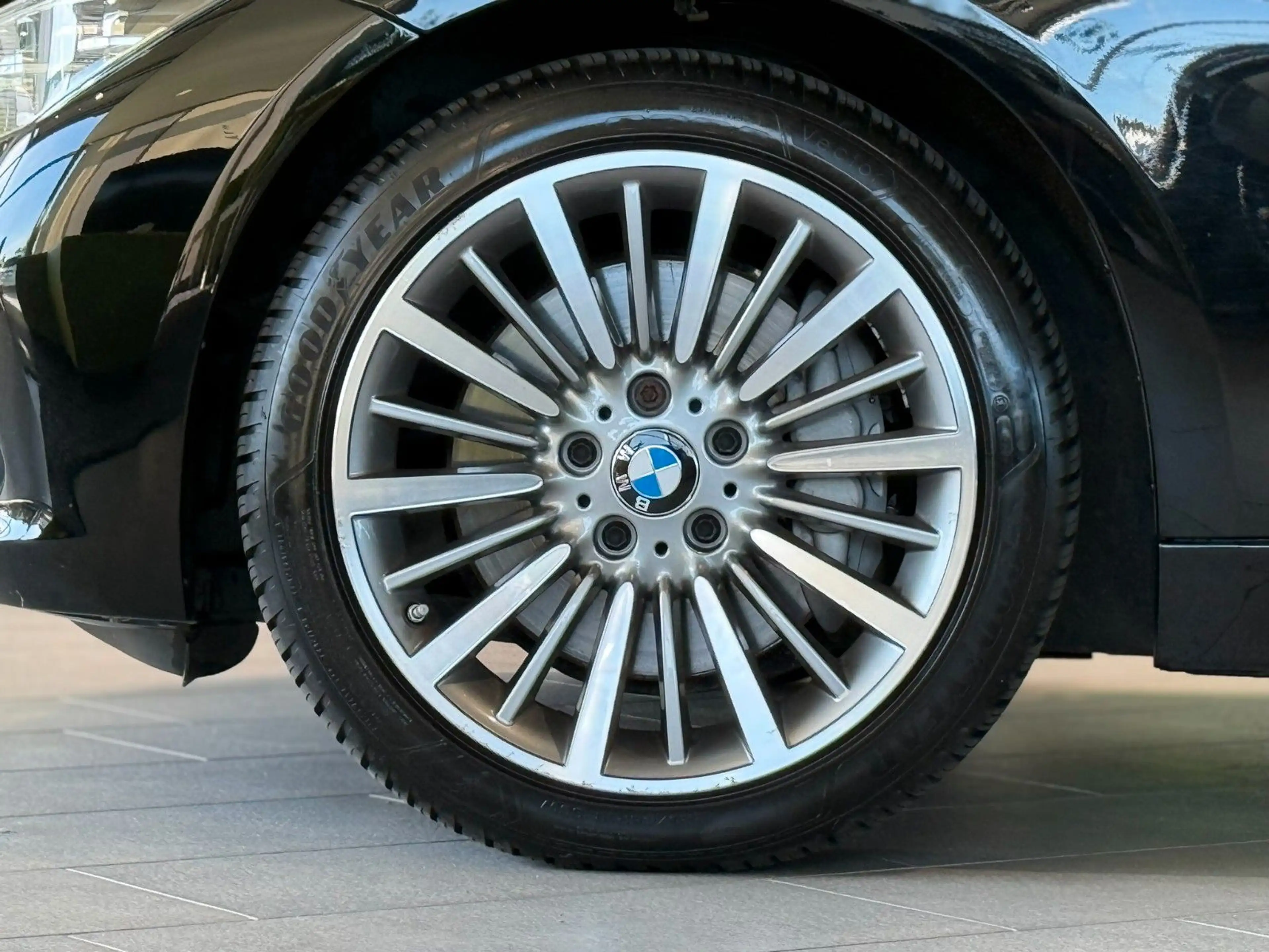 BMW 340 i Touring xDrive Sport Line*AHK*Kamera*ACC* — photo 2