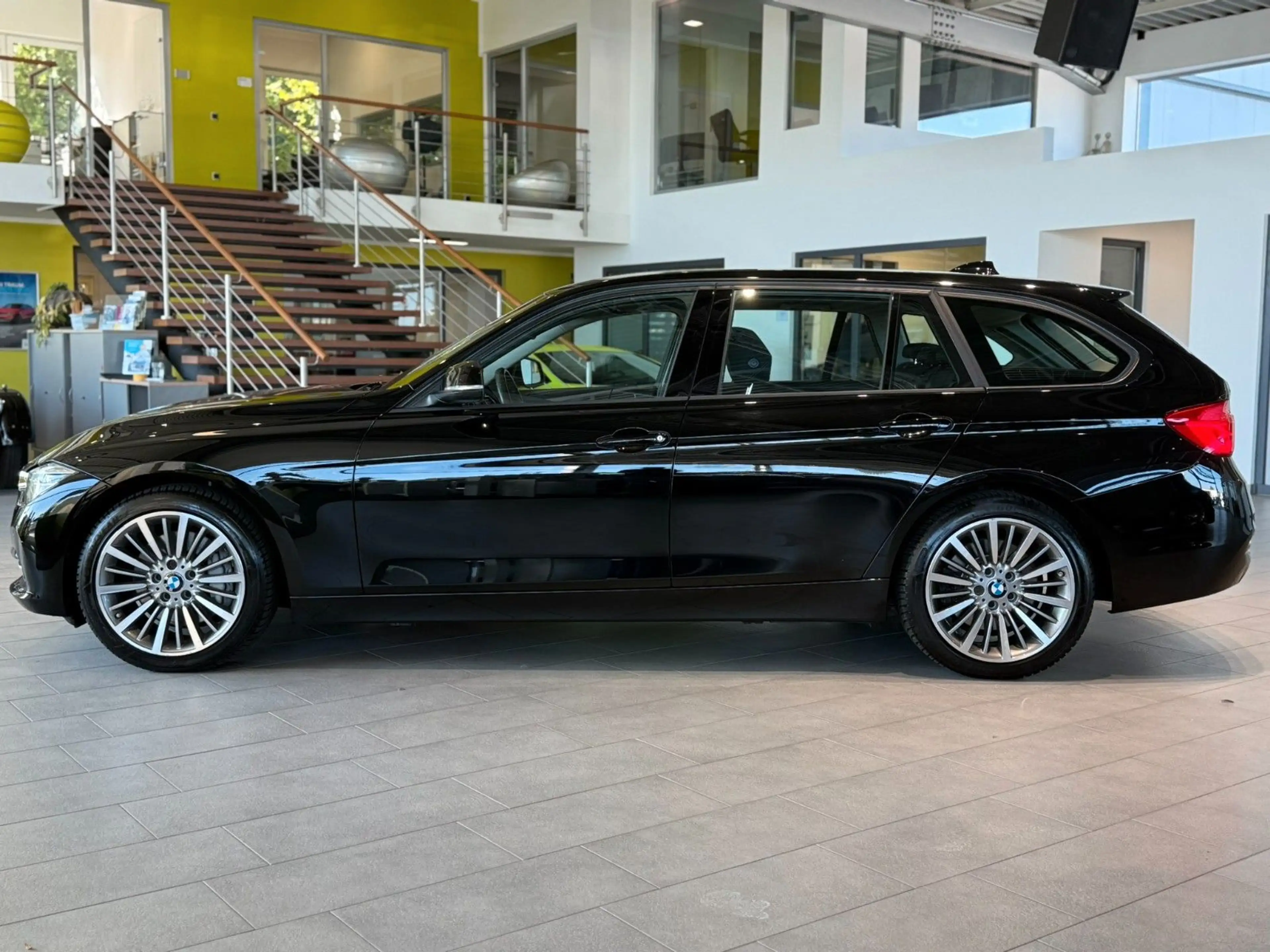 BMW 340 i Touring xDrive Sport Line*AHK*Kamera*ACC* — photo 3
