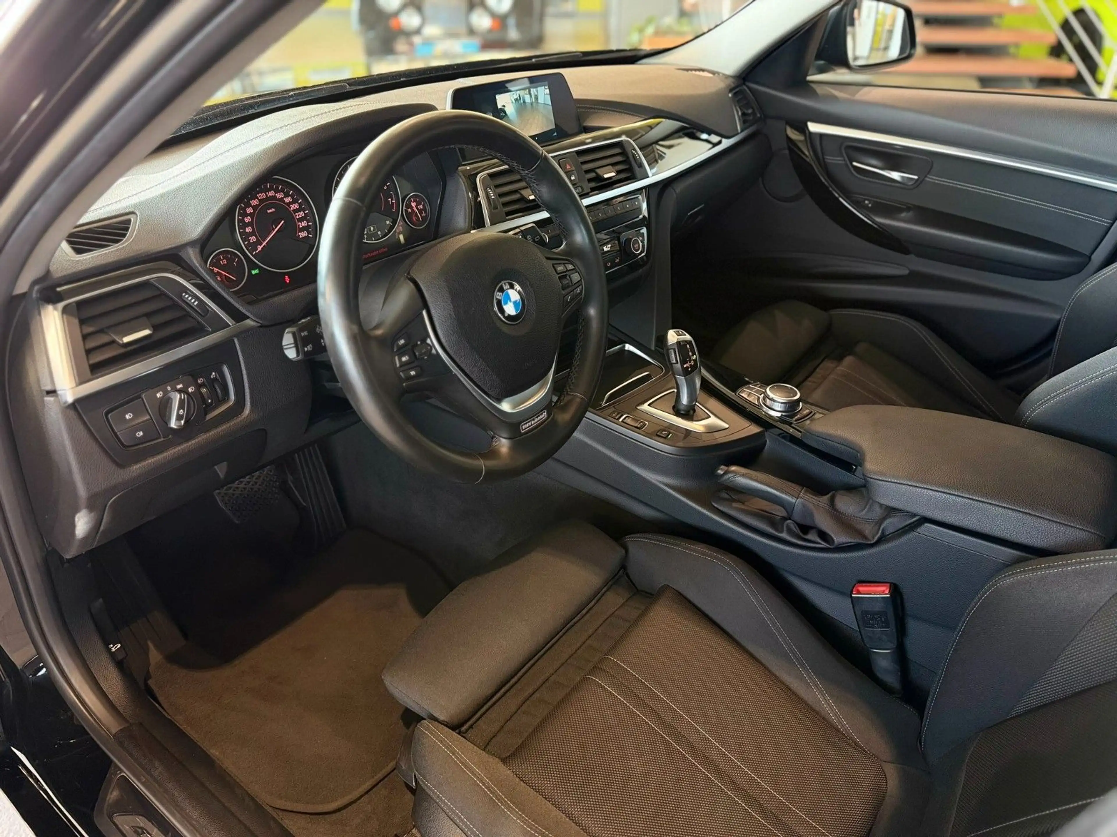 BMW 340 i Touring xDrive Sport Line*AHK*Kamera*ACC* — photo 12