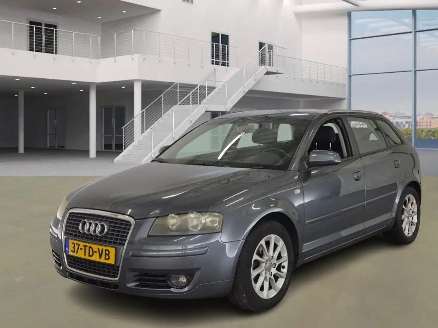 Audi A3 Sportback 2.0 FSI Ambiente/CRUISE/ VELGEN Grijs - 1