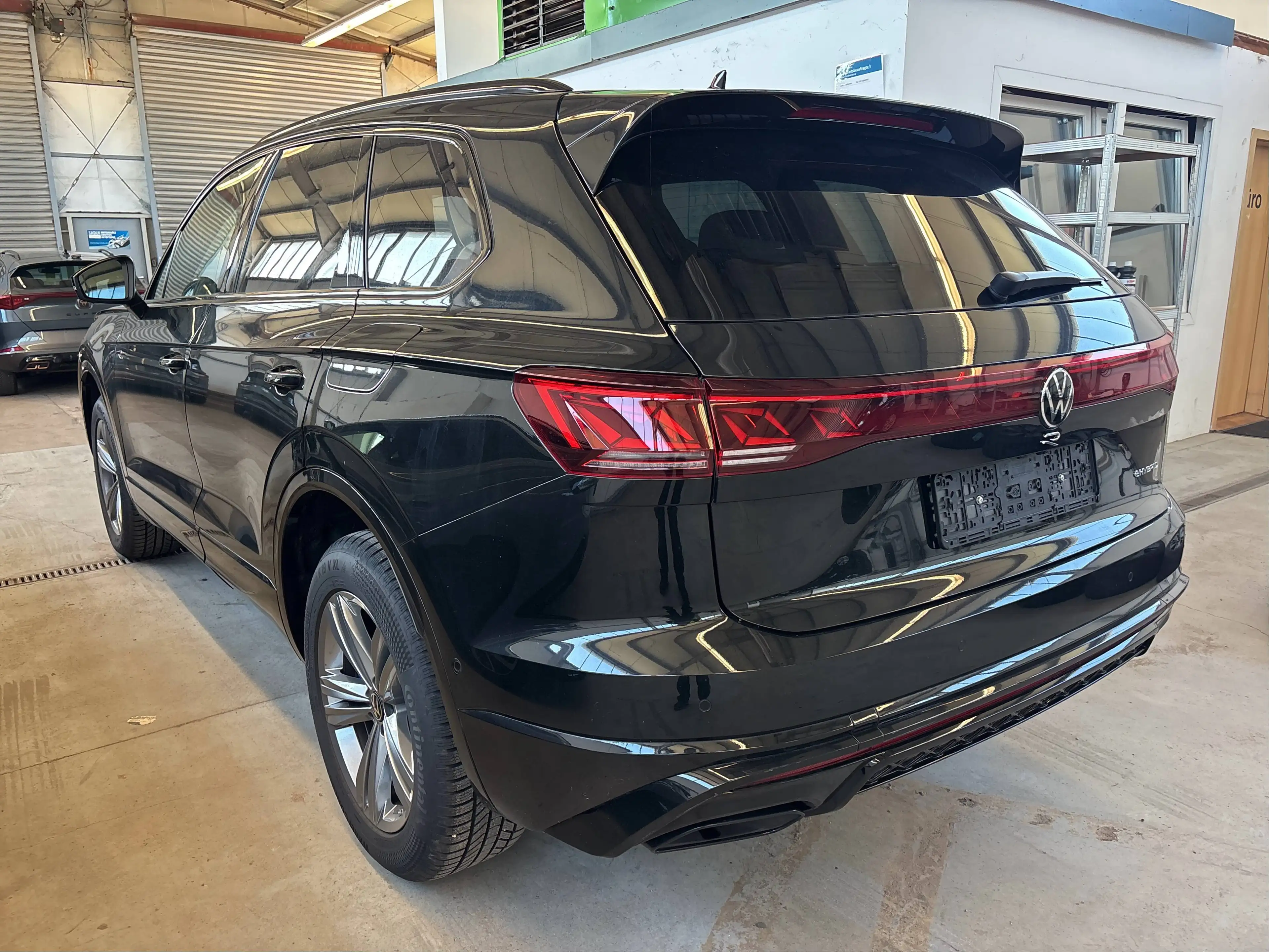 Volkswagen Touareg eHybrid 4Mot. R-Line *21Zoll*PANORAMA*SitzKlima*MASSAGE* — photo 4