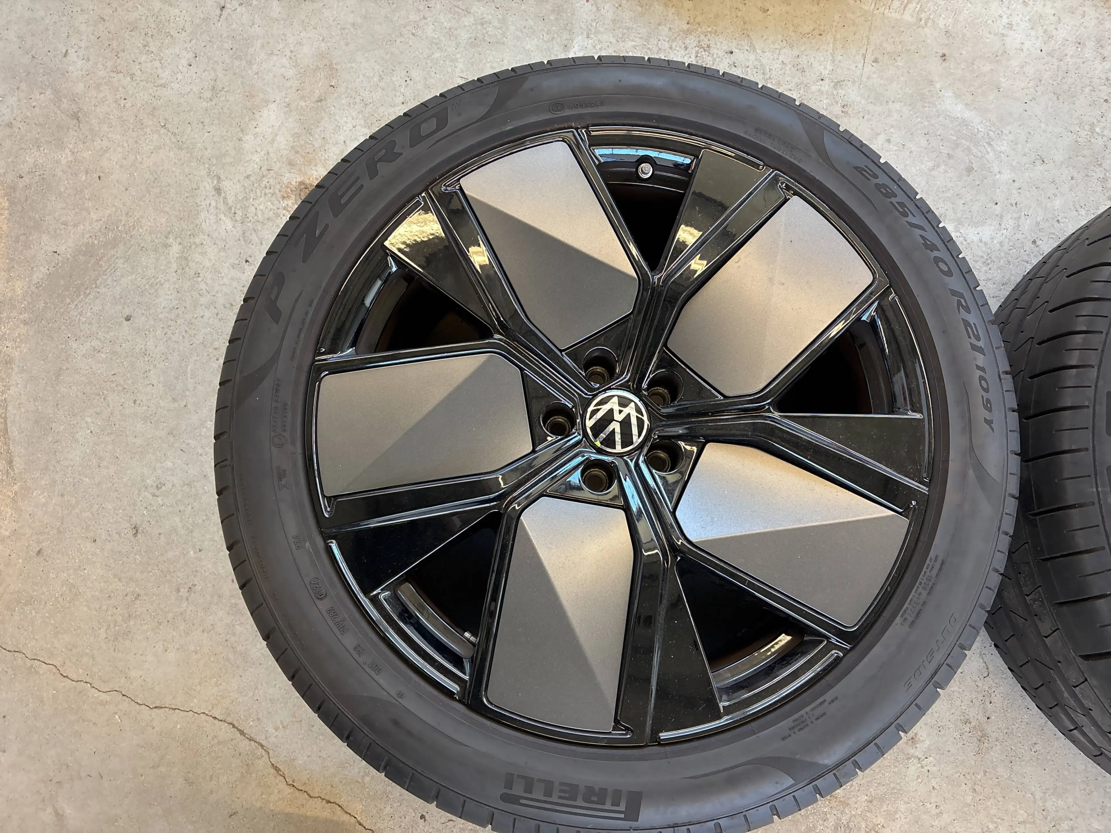 Volkswagen Touareg eHybrid 4Mot. R-Line *21Zoll*PANORAMA*SitzKlima*MASSAGE* — photo 2