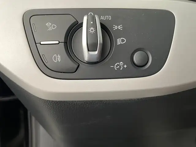 Audi A4 view 14