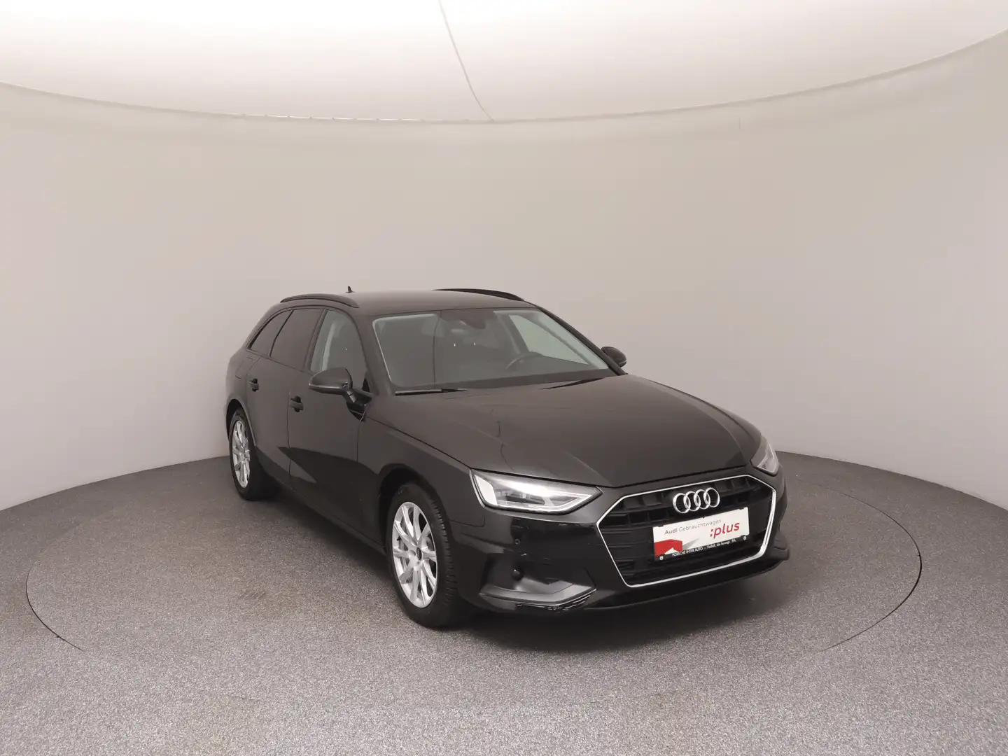 Audi A4 35 TFSI Schwarz - 2