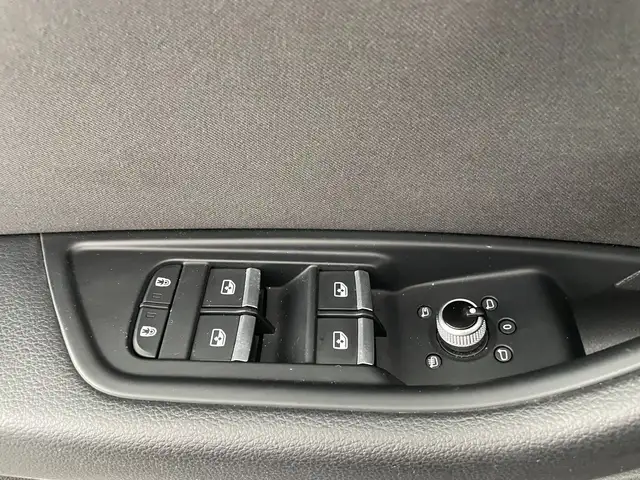 Audi A4 view 10