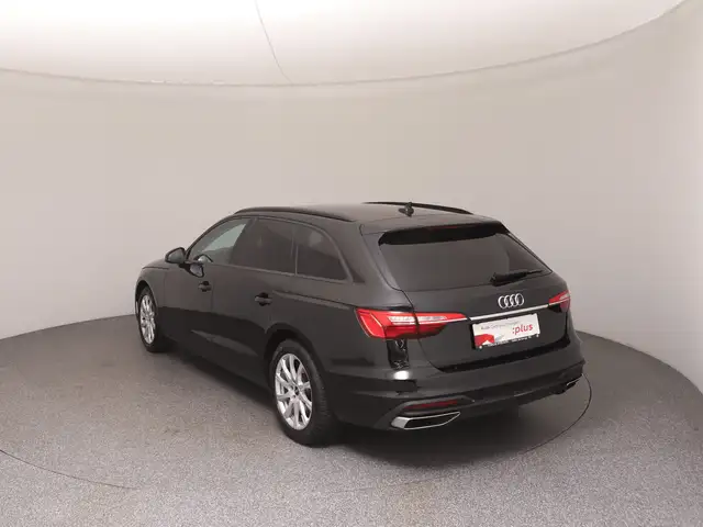 Audi A4 view 5