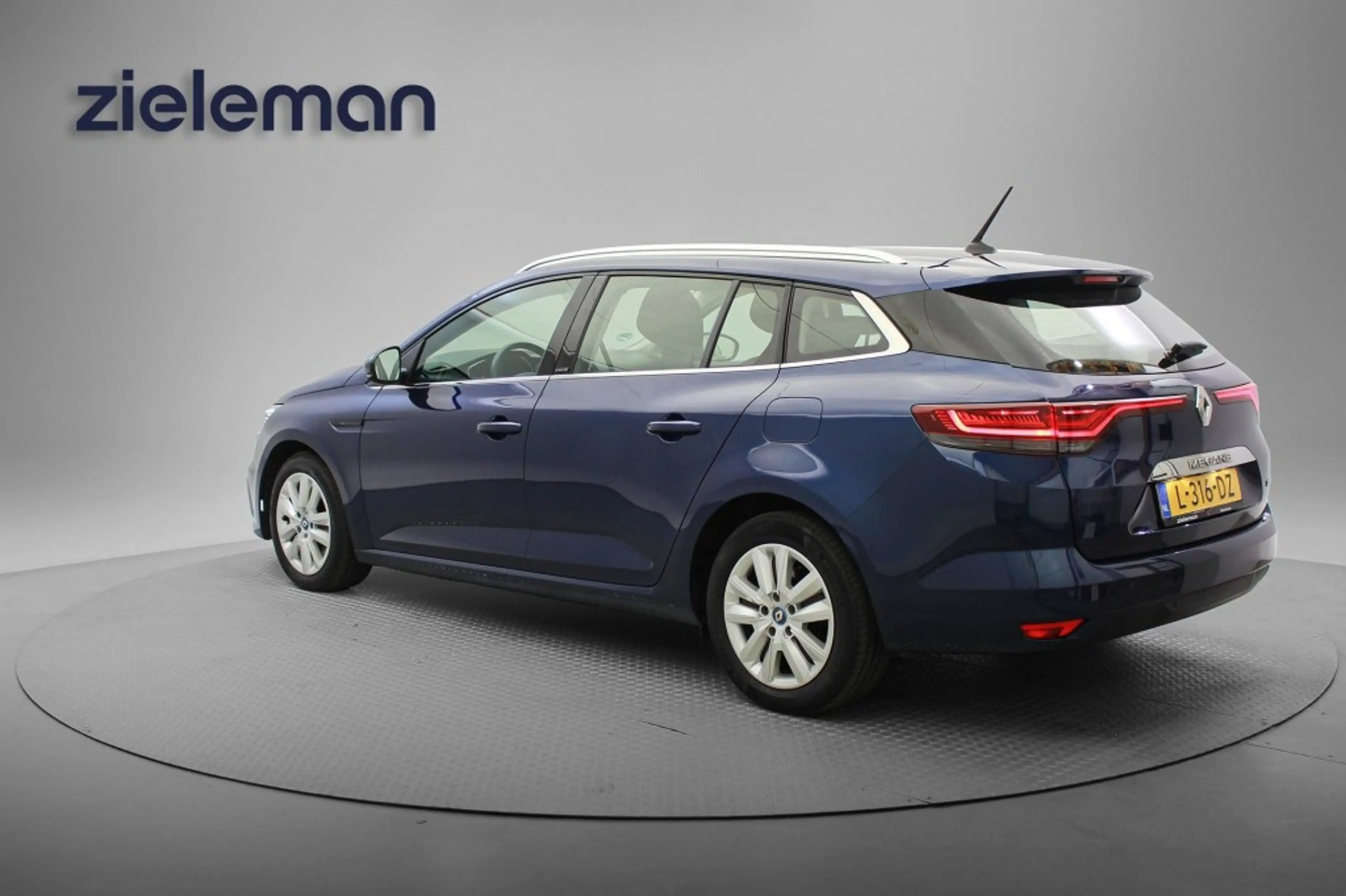 Renault Megane E-Tech Estate 1.6 E-Tech Plug-In Hybrid 160 Business Zen — photo 2