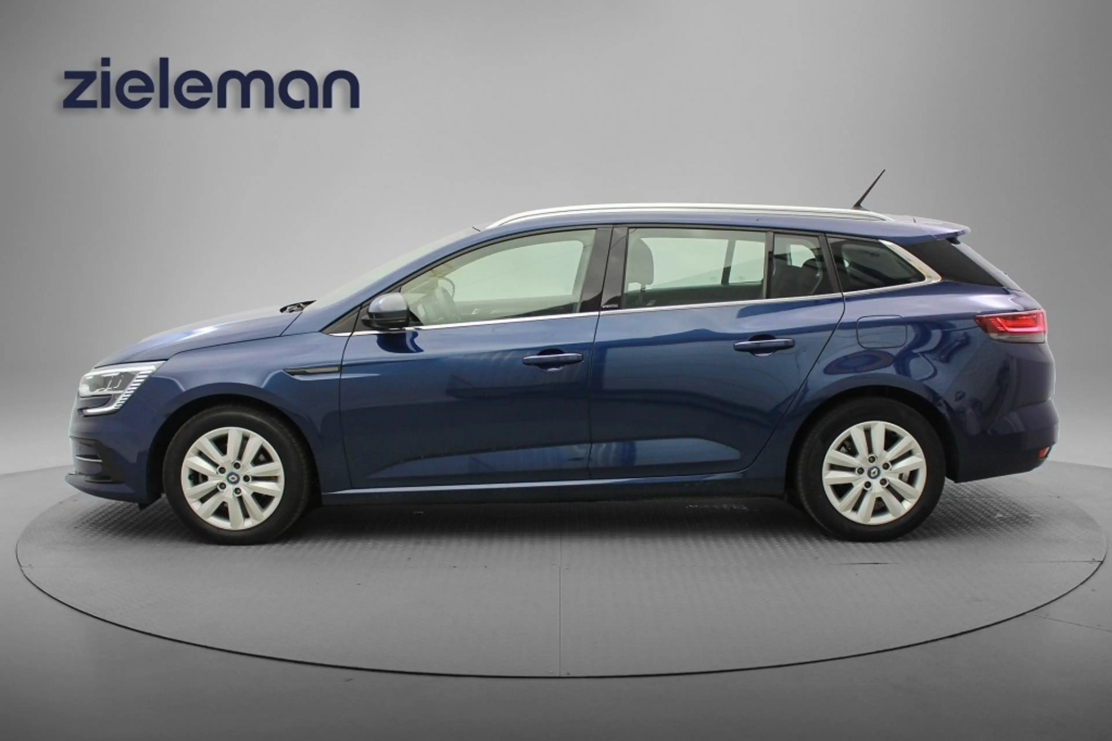 Renault Megane E-Tech Estate 1.6 E-Tech Plug-In Hybrid 160 Business Zen — photo 15