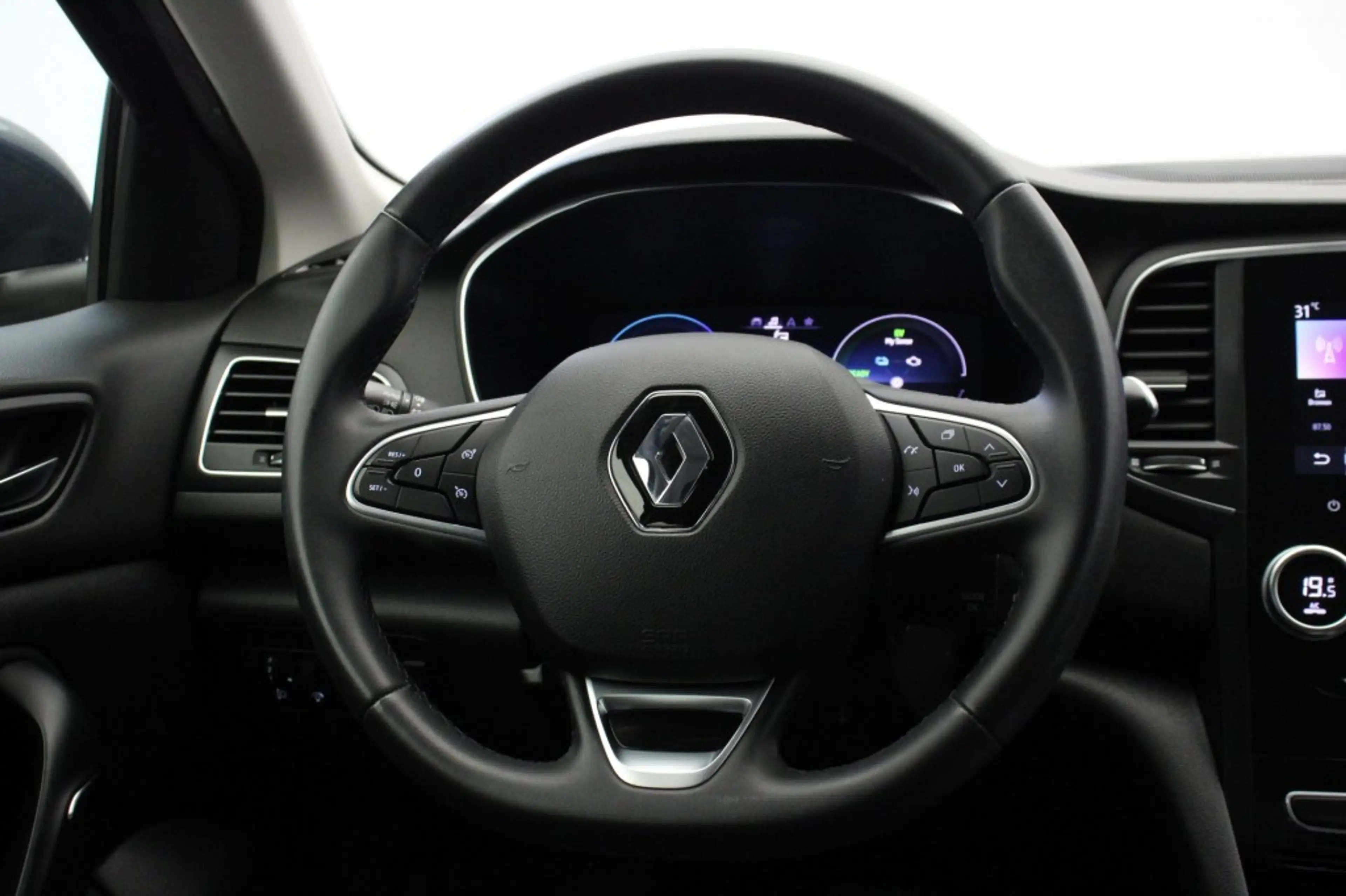 Renault Megane E-Tech Estate 1.6 E-Tech Plug-In Hybrid 160 Business Zen — photo 3