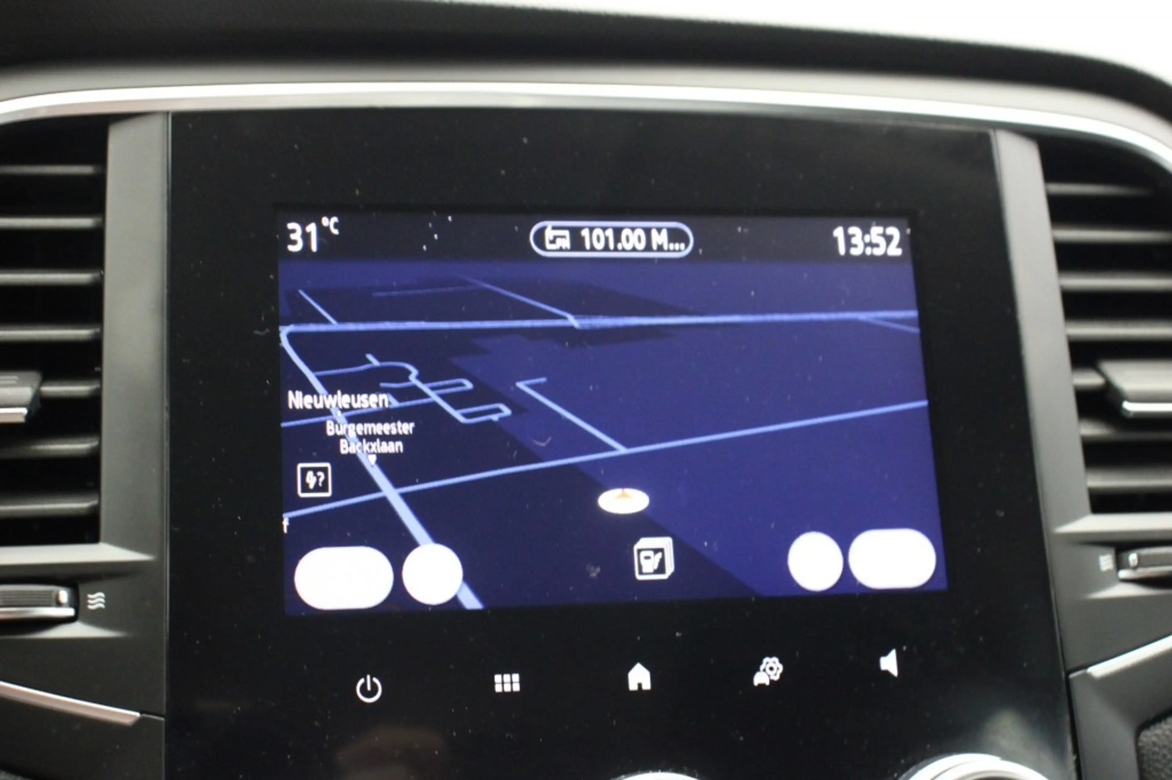 Renault Megane E-Tech Estate 1.6 E-Tech Plug-In Hybrid 160 Business Zen — photo 23