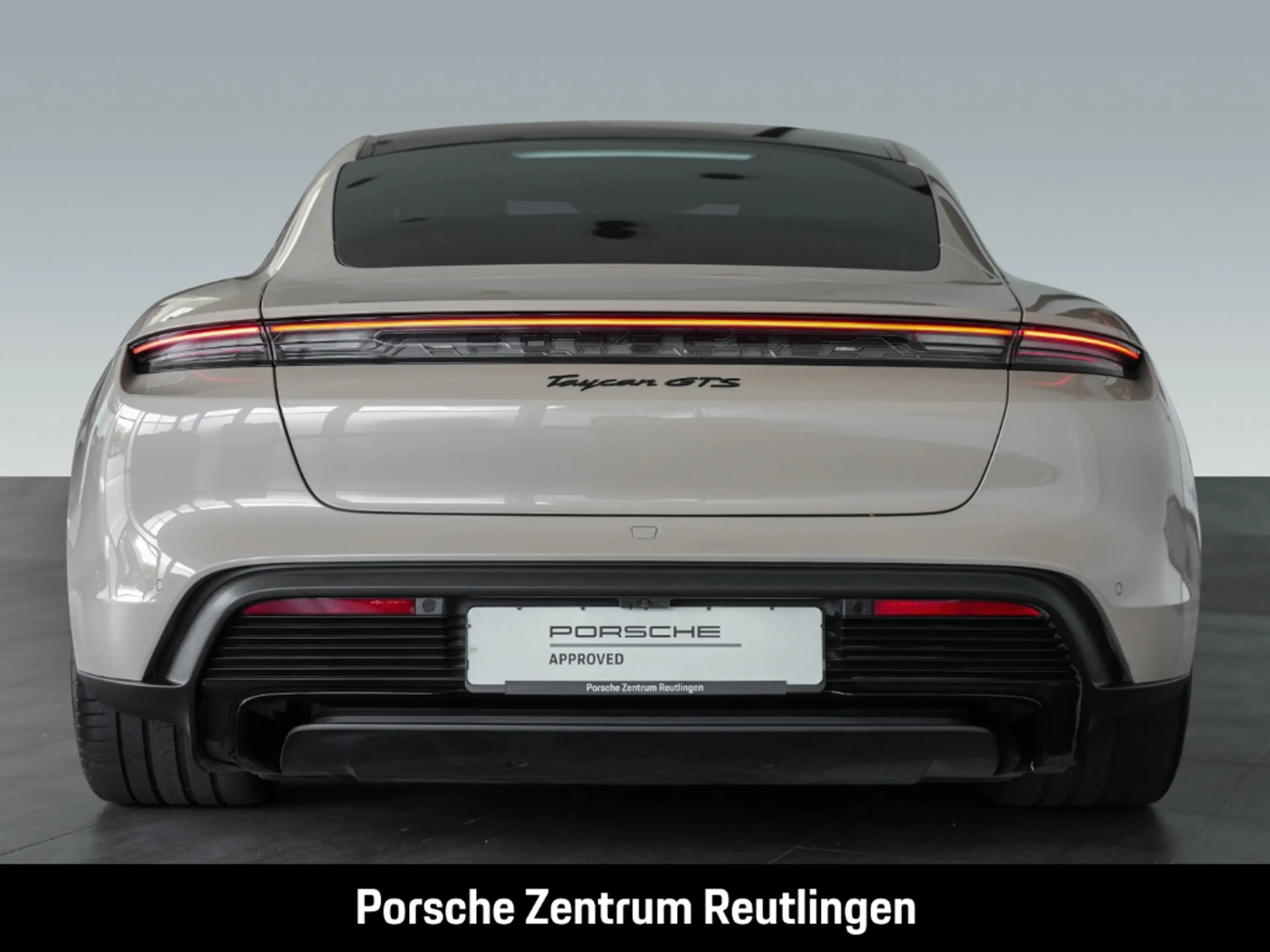 Porsche Taycan GTS InnoDrive Head-Up Surround View BOSE — photo 13