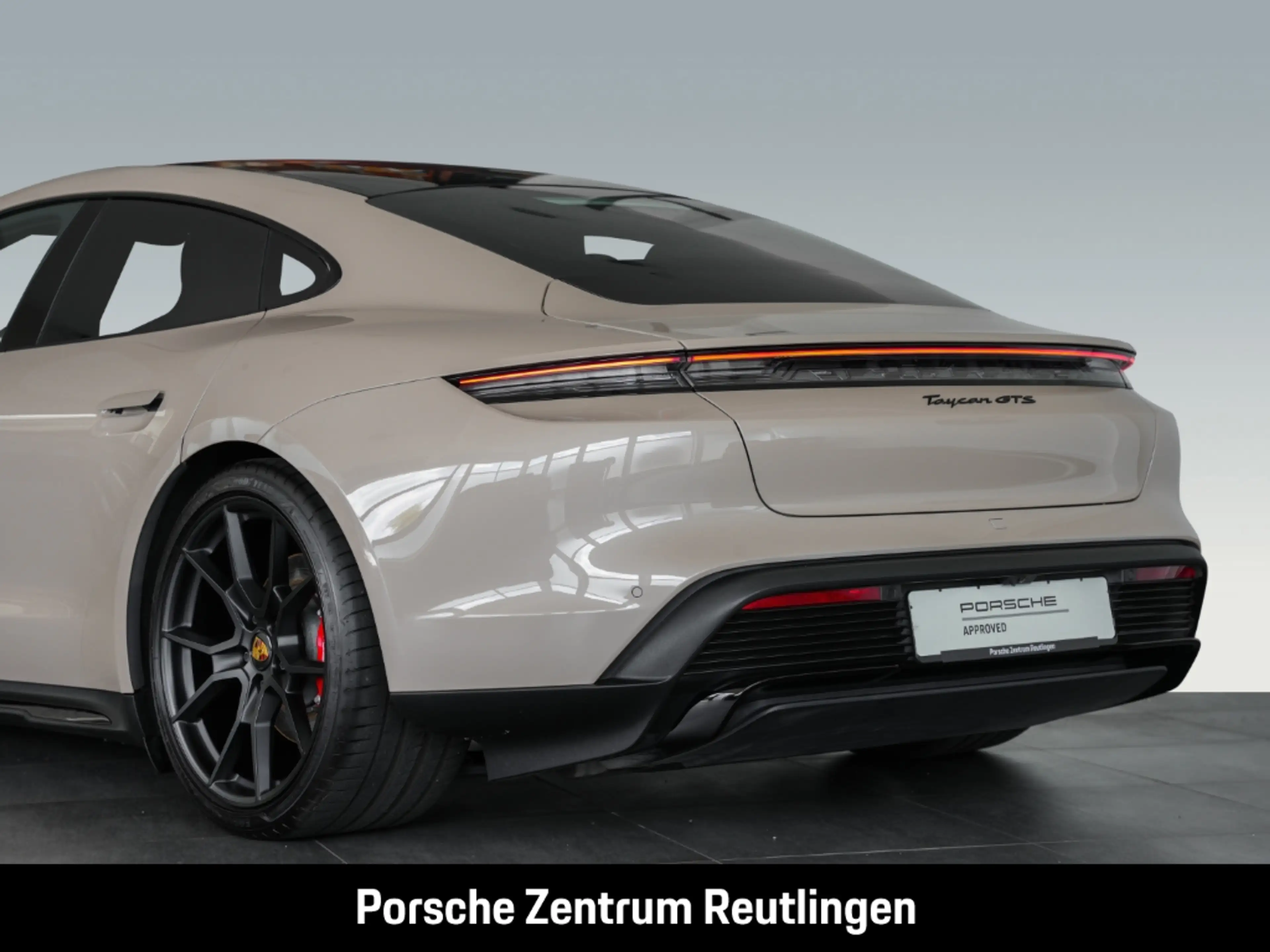 Porsche Taycan GTS InnoDrive Head-Up Surround View BOSE — photo 14