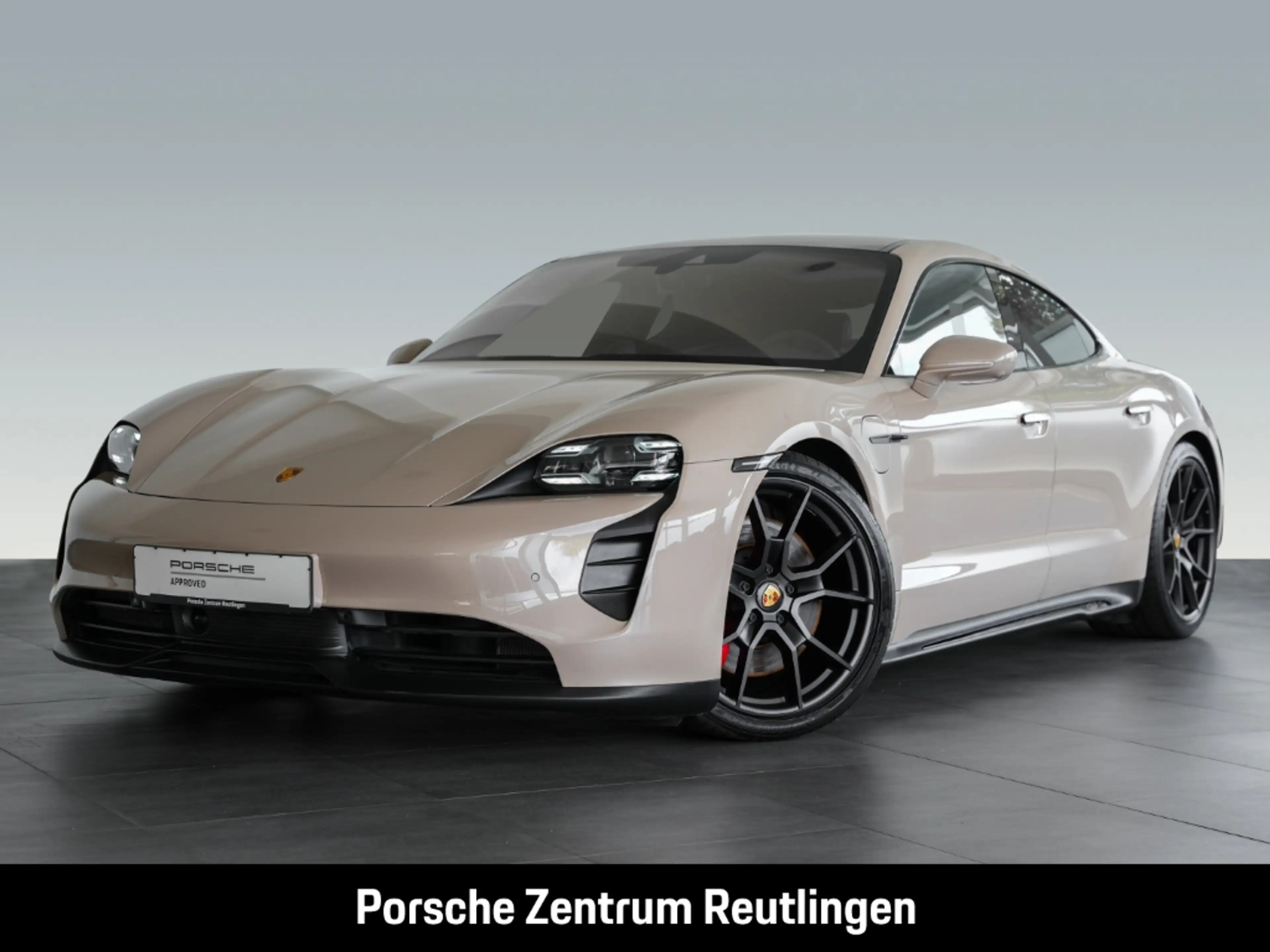Porsche Taycan GTS InnoDrive Head-Up Surround View BOSE