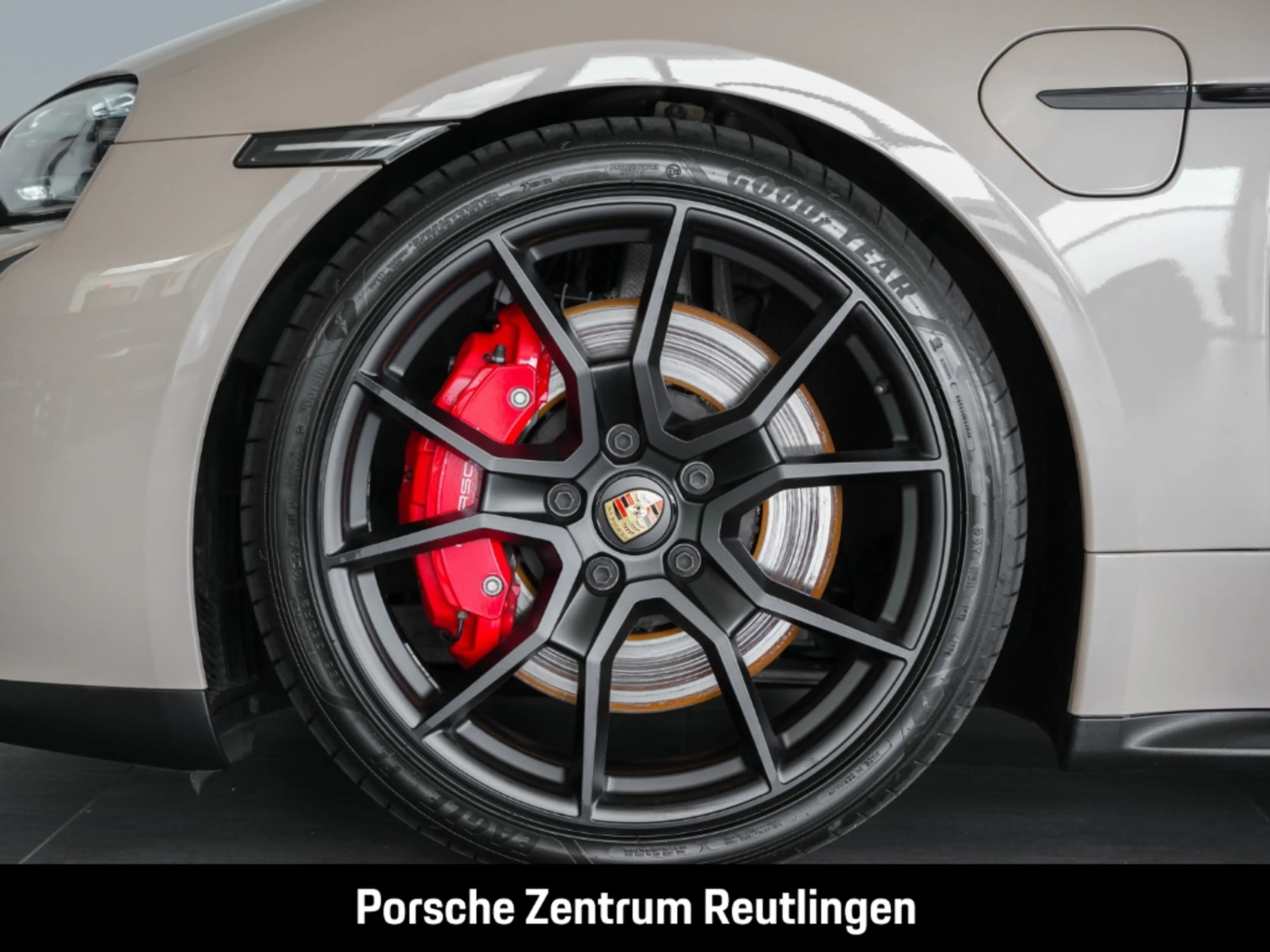 Porsche Taycan GTS InnoDrive Head-Up Surround View BOSE — photo 11