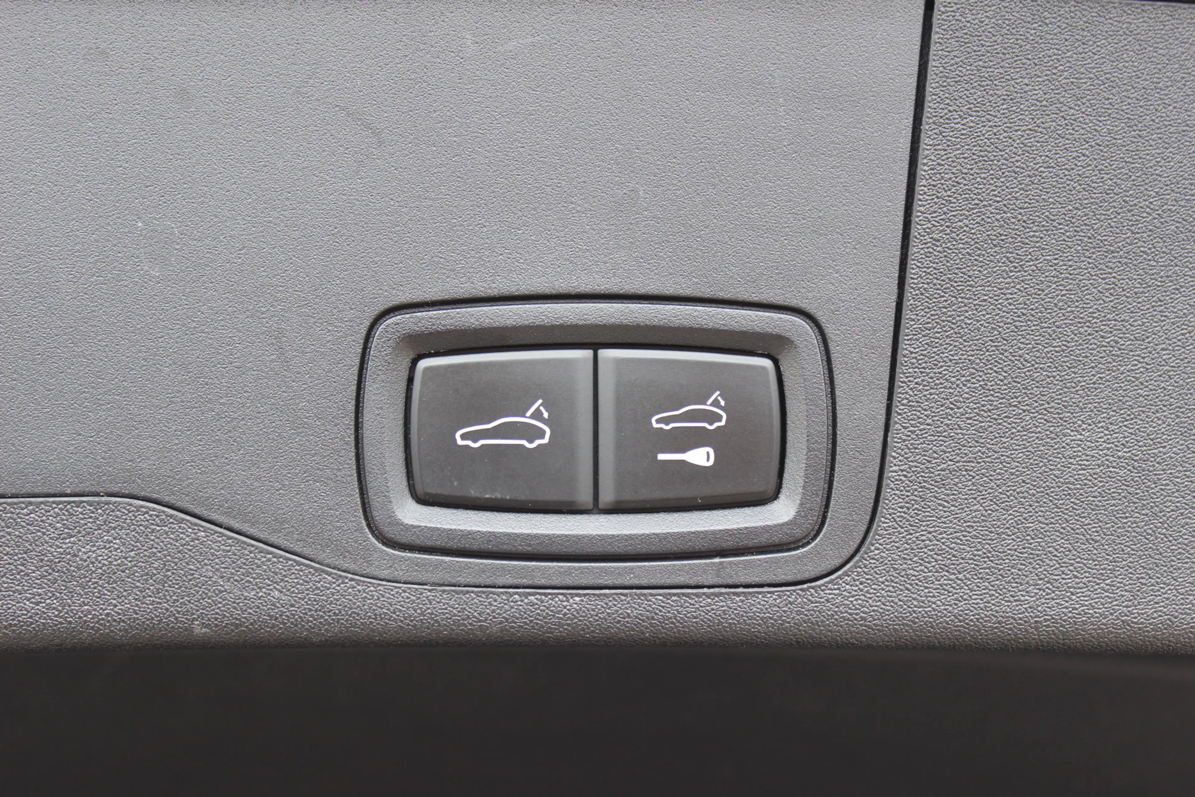 Porsche Taycan Cross Turismo Turbo S 93 kWh / SoH 90,9% / Panoram — photo 38