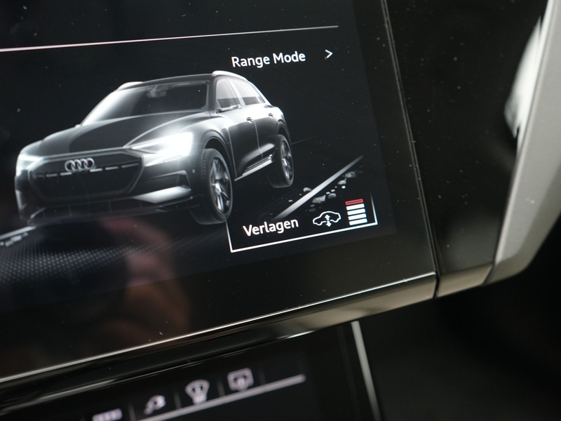 Audi Q8 e-tron 55 quattro S Line 114 kWh 408pk Dealer O.H | Trekh — photo 32