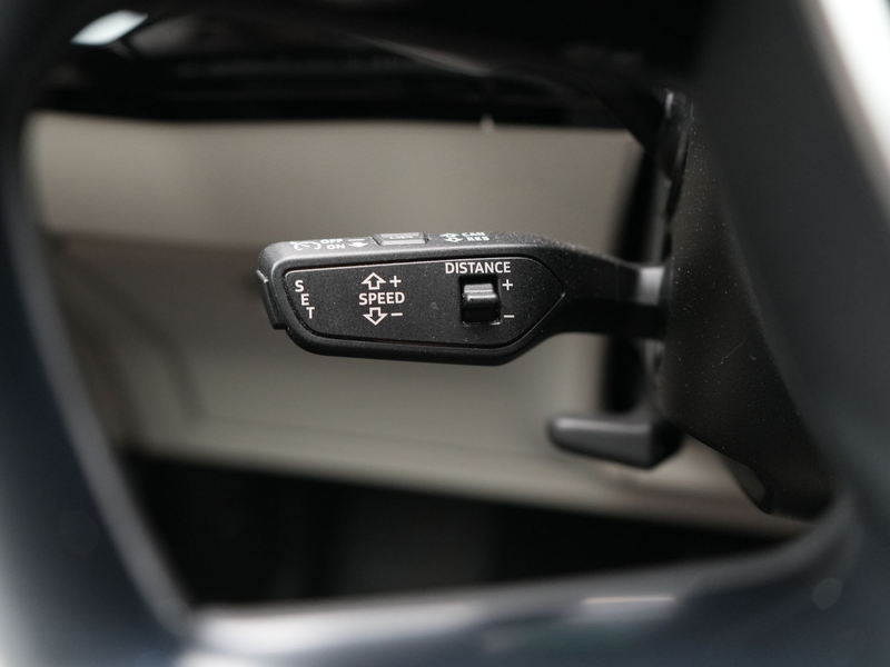 Audi Q8 e-tron 55 quattro S Line 114 kWh 408pk Dealer O.H | Trekh — photo 11