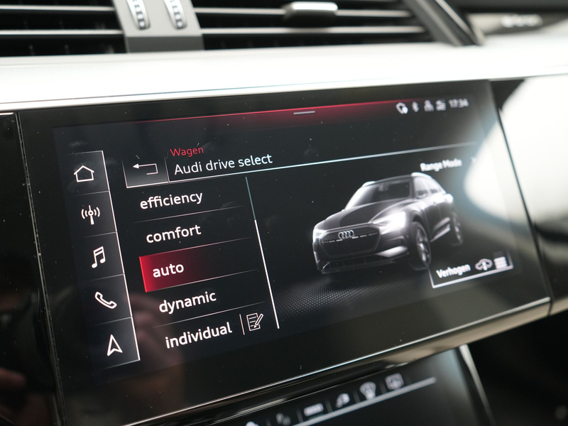 Audi Q8 e-tron 55 quattro S Line 114 kWh 408pk Dealer O.H | Trekh — photo 42