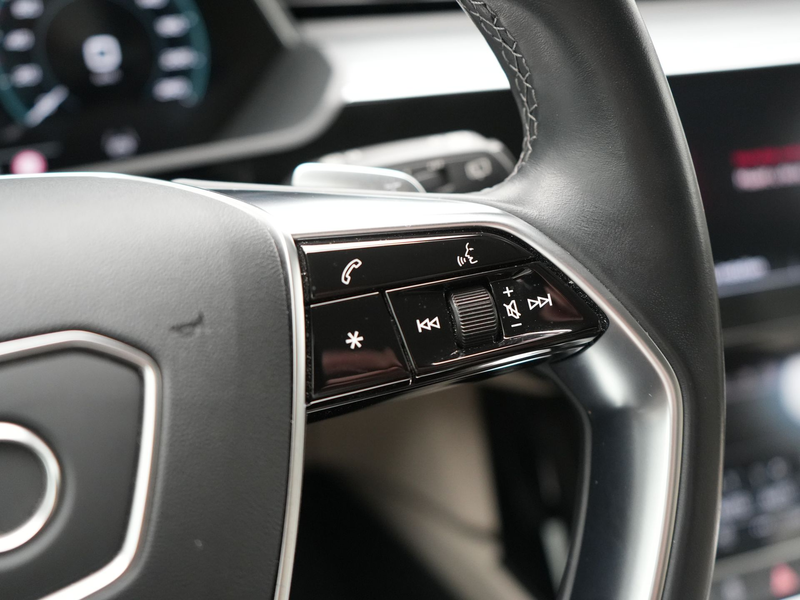 Audi Q8 e-tron 55 quattro S Line 114 kWh 408pk Dealer O.H | Trekh — photo 31