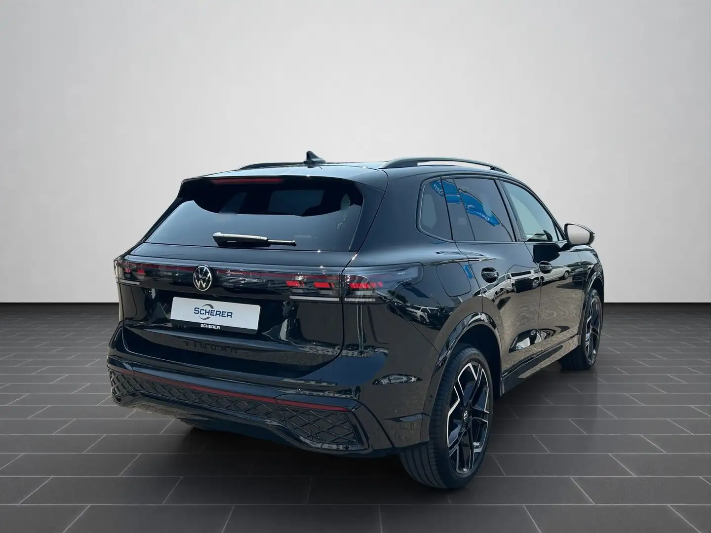 Volkswagen Tiguan R-Line 1,5 l eHybrid OPF 177 PS / 115 PS Schwarz - 2