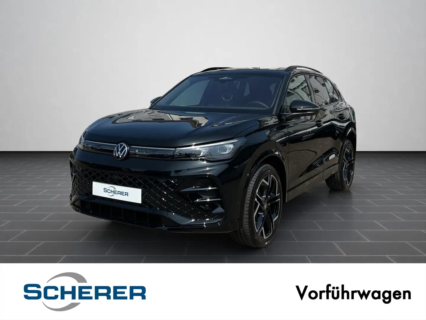 Volkswagen Tiguan R-Line 1,5 l eHybrid OPF 177 PS / 115 PS Schwarz - 1