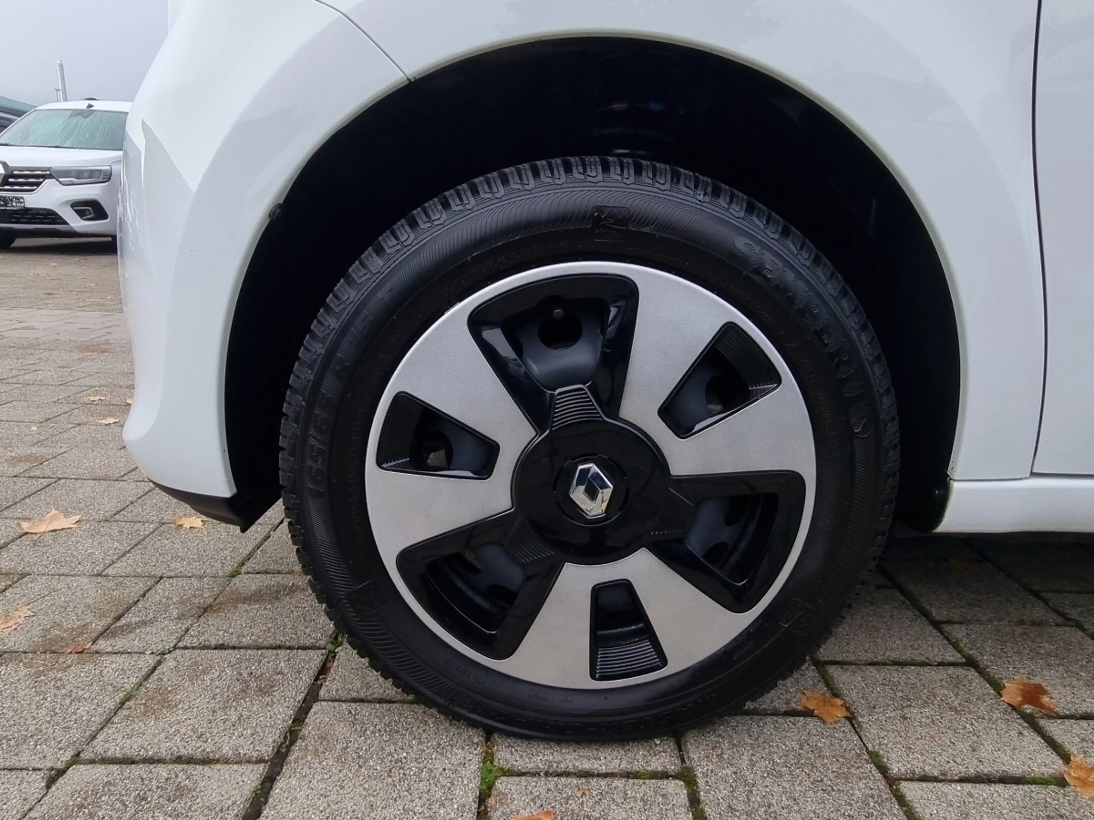 Renault Twingo LIMITED SCe 70 EDC — photo 12