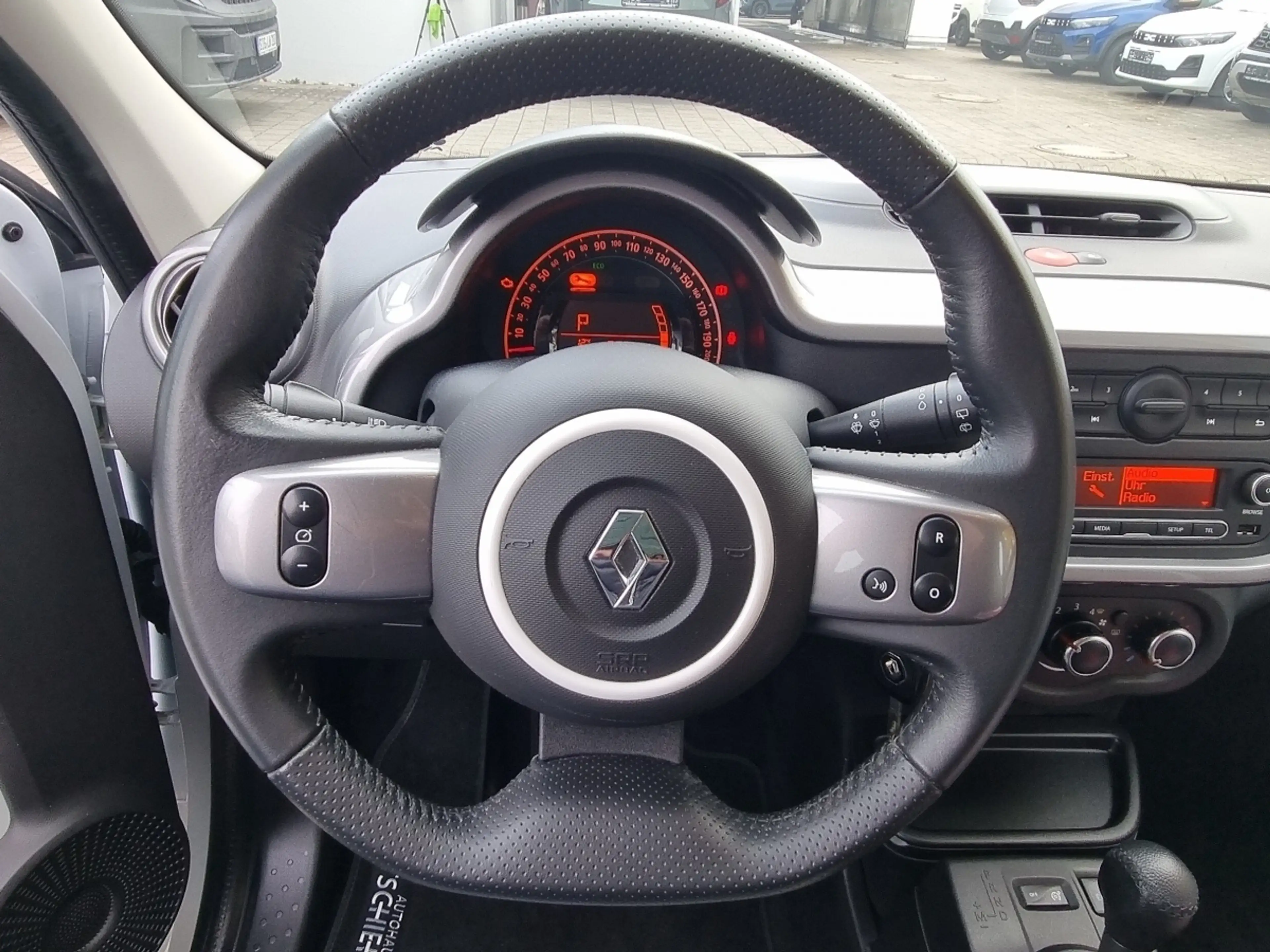 Renault Twingo LIMITED SCe 70 EDC — photo 10
